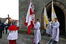 Feier der 1. Heiligen Kommunion in Sankt Crescentius (Foto: Karl-Franz Thiede)